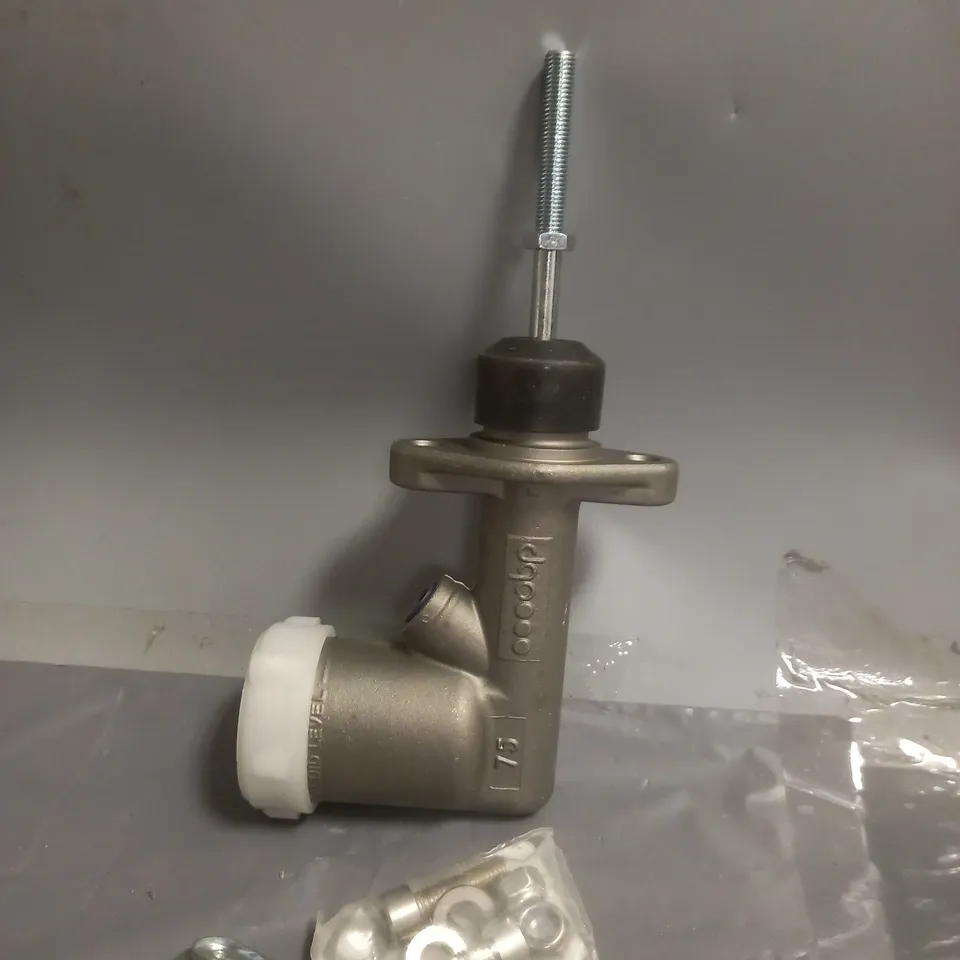 OBP INTEGRAL BRAKE/CLUTCH MASTER CYLINDER 