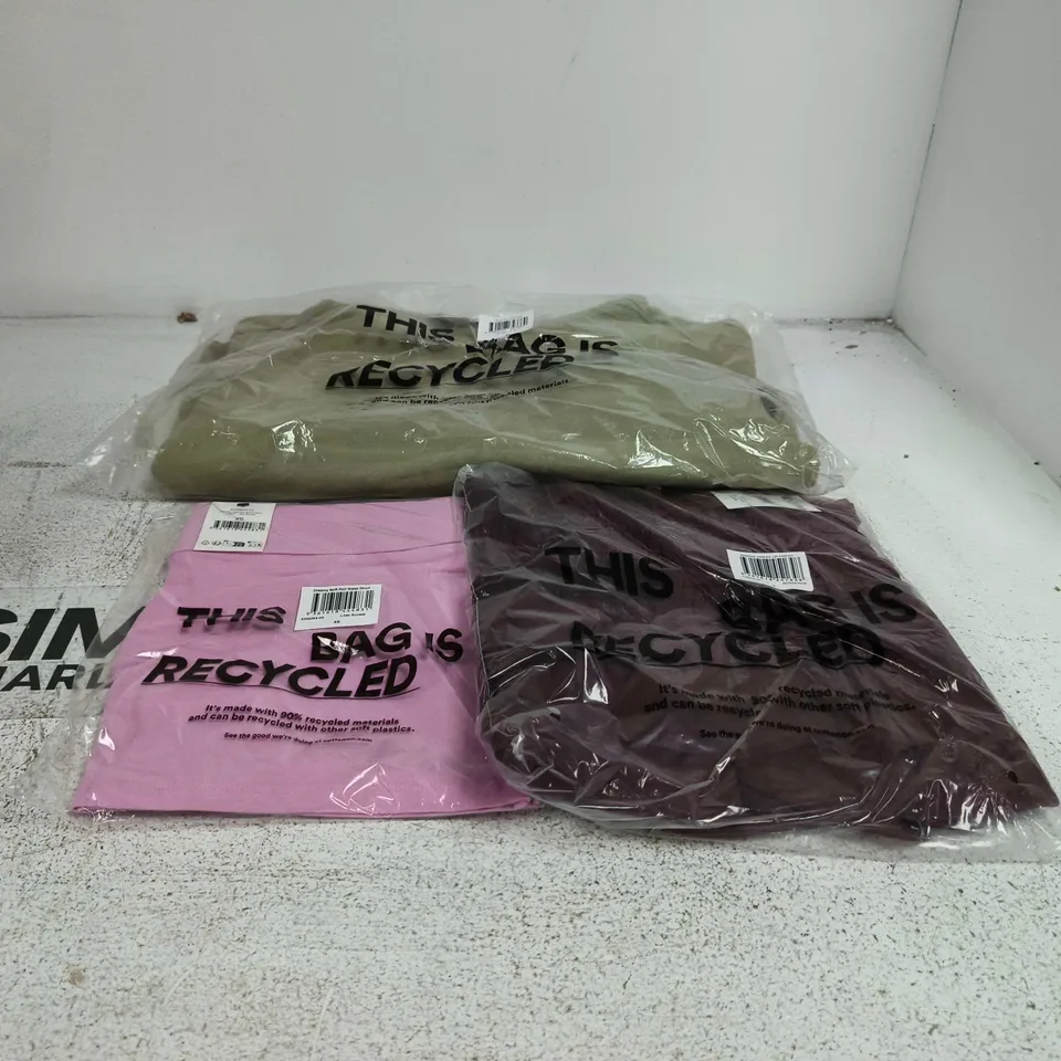 BOX OF APPROXIMATELY 25 ASSORTED CLOTHING ITEMS TO INCLUDE MARINE DRESS UP DRESS, BOX FIT HOODIE ETC