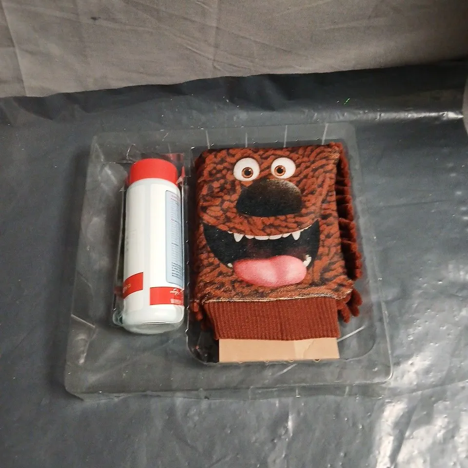 the secret life of pets wash mitt set, bubble bath and wash mitt.