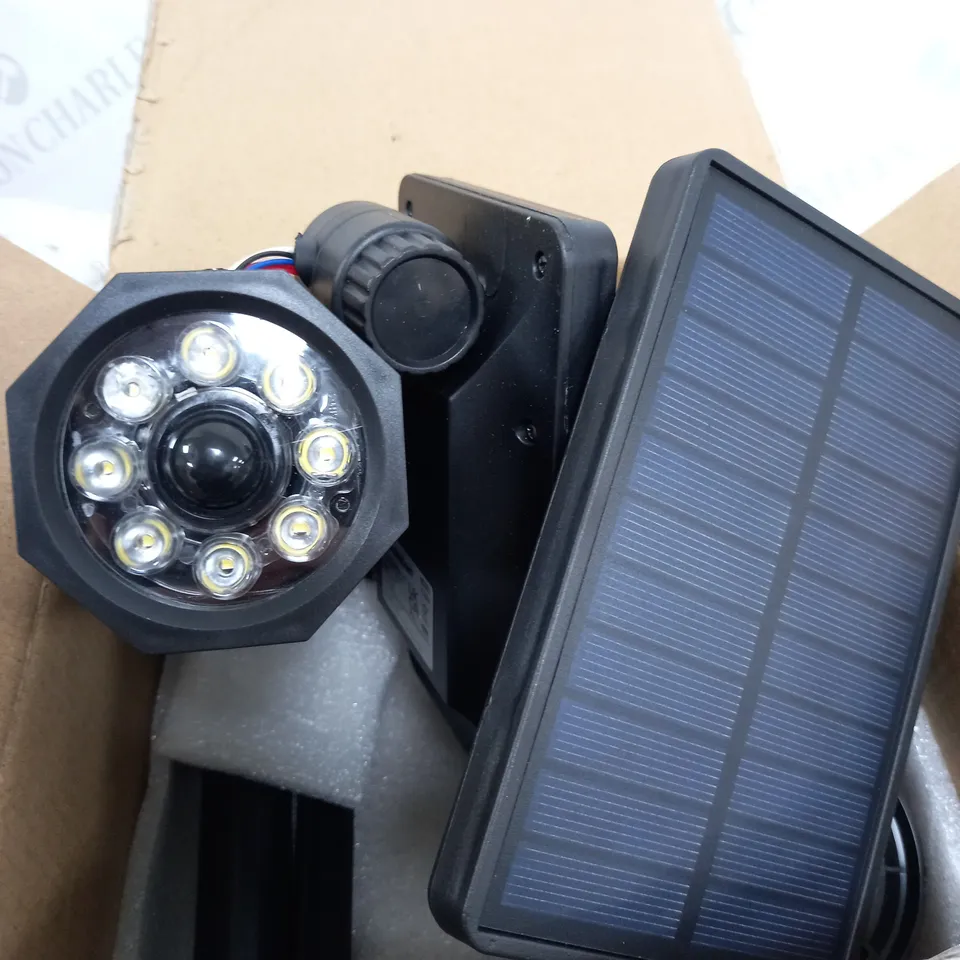 BUILDCRAFT SET OF 2 SOLAR SENSOR LIGHTS WITH STAKES