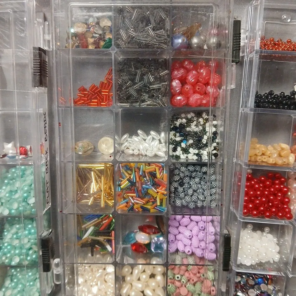 LOT OF ASSORTED BEADS FOR JEWELLERY MAKING IN MULTI COMPARTMENT CLEAR TRAYS