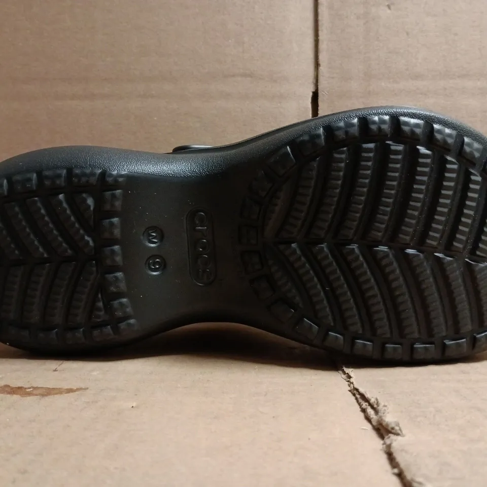 PAIR OF CROCS BAE CLOGS IN BLACK SIZE UK 7