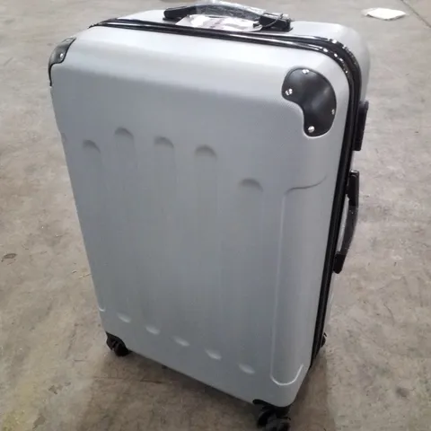 BOXED FCH 3PC HARD SHELL TRAVEL SUITCASES - SILVER