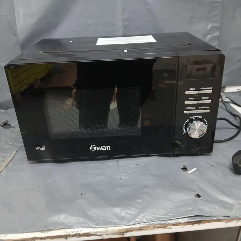 SWAN 20L 700W DIGITAL MICROWAVE IN BLACK - COLLECTION ONLY