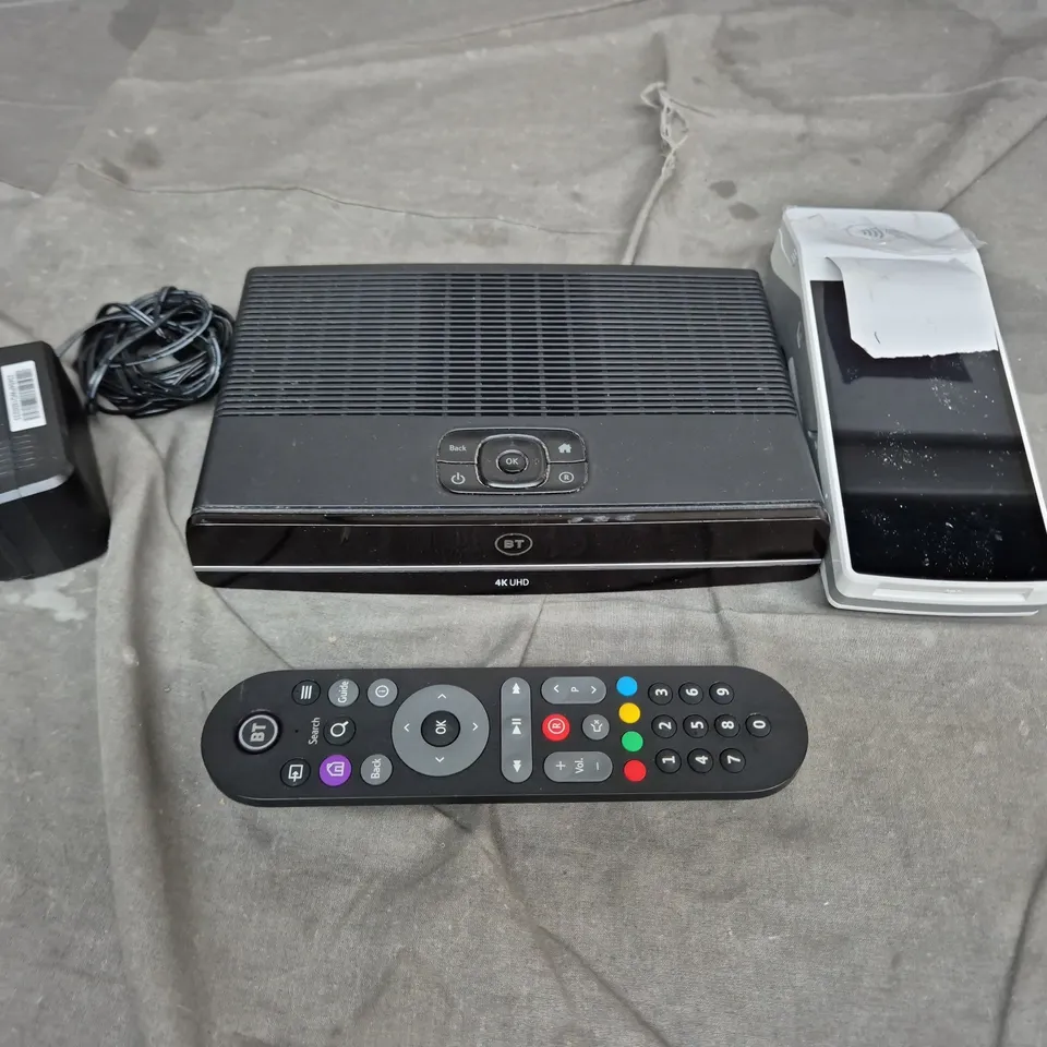 APPROXIMATELY 20 ELECTRICAL ITEMS TO INCLUDE - REMOTE CONTROLS, WIFI HUB AND POWER ADAPTERS