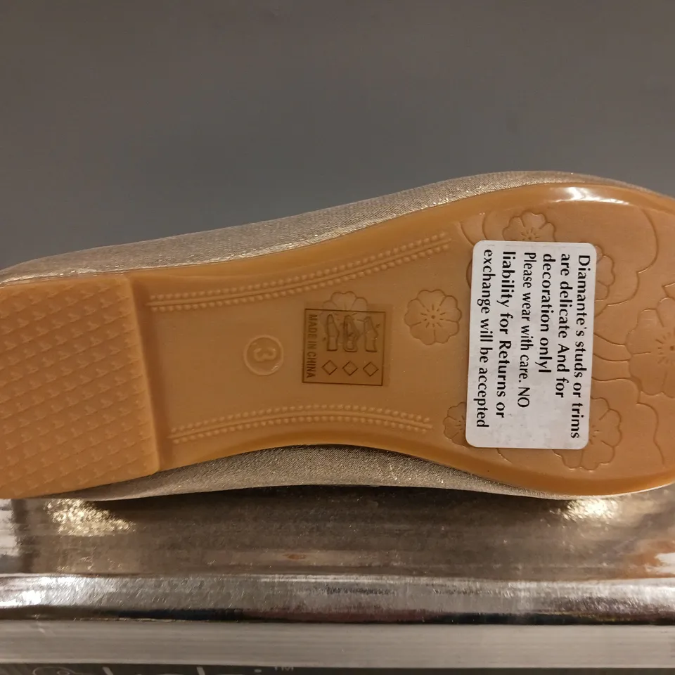 LOT OF 12 BOXED PAIRS OF KELSI BALLERINA SHOES IN GOLD - VARIOUS SIZES