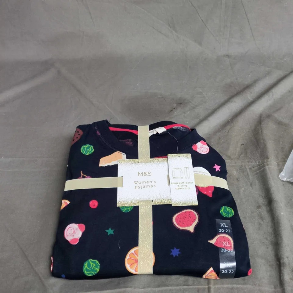 UK 20-22 (XL) M&S WOMEN'S PYJAMAS SET – NAVY FRUIT PRINT