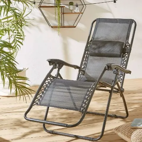 BOXED LUXURY RELAXER CHAIR BLACK