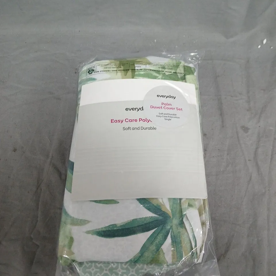 EVERYDAY PALM DUVET COVER SET – EASY CARE POLY, SOFT AND DURABLE SIZE NOT SPECIFIED