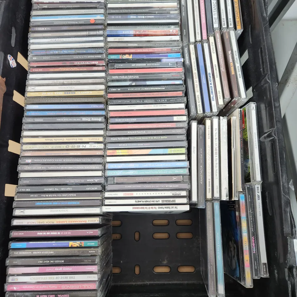 A VERY LARGE QUANTITY OF CDs FROM 80s / 90s /2000s