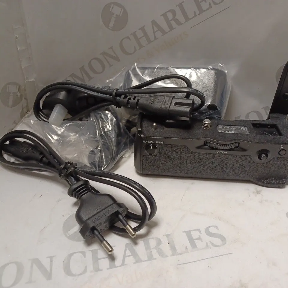 BOXED FUJIFILM X-T3 VERTICAL BATTERY GRIP (VG-XT3)
