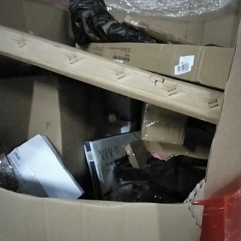 PALLET OF HOUSEHOLD ITEMS TO INCLUDE HEATED CLOTHES DRYER,MESH PARTITION, JUICER, FARM WALKER AND OTHER ASSORTED ITEMS...