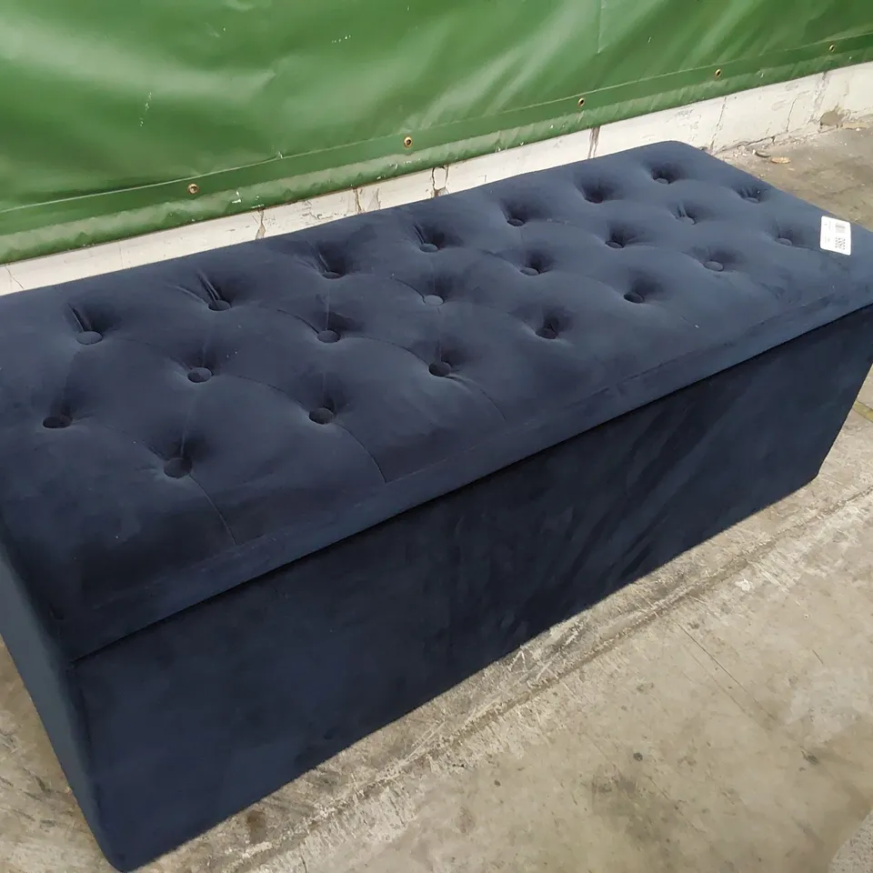 QUALITY BRITISH DESIGNER G PLAN OSWALD UPHOLSTERED STORAGE BENCH BLUE PLUSH FABRIC
