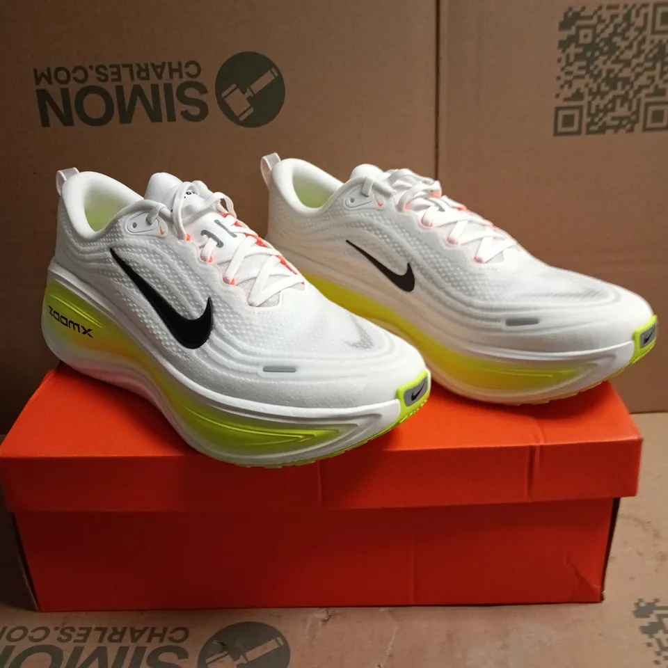 NIKE VOMERO PLUS TRAINERS – UK 13 (US 14.5), WHITE/VOLT