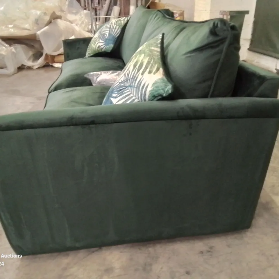 QUALITY DESIGNER 3 SEATER SOFT VELVET UPHOLSTERED GREEN SOFA WITH SCATTER CUSHIONS