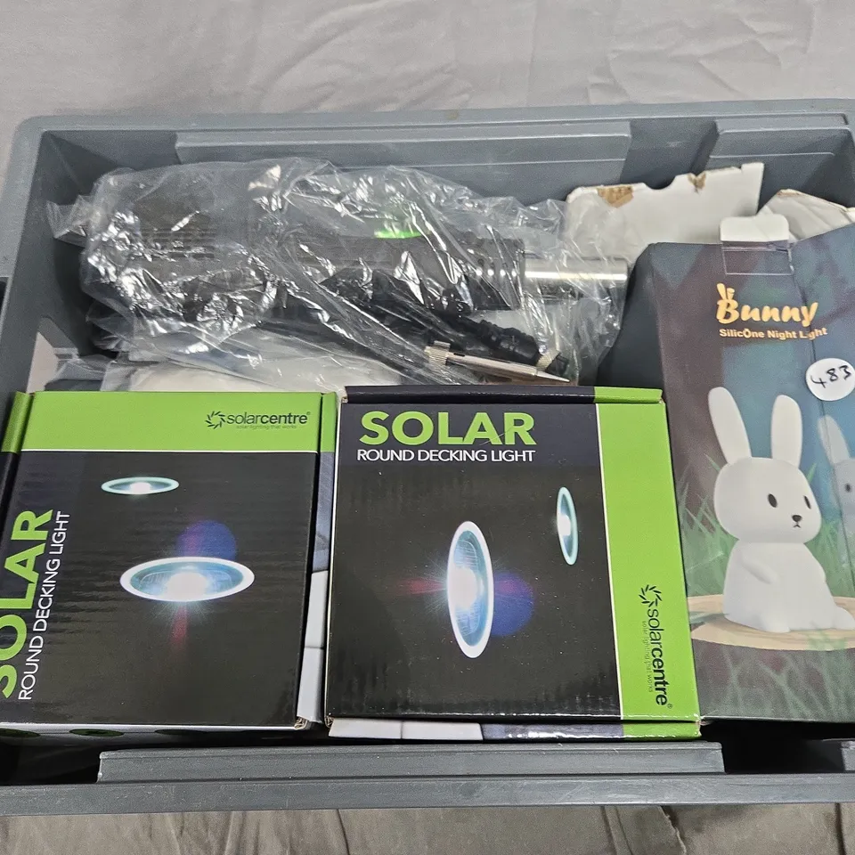 APPROXIMATELY 10 ASSORTED HOUSEHOLD ITEMS