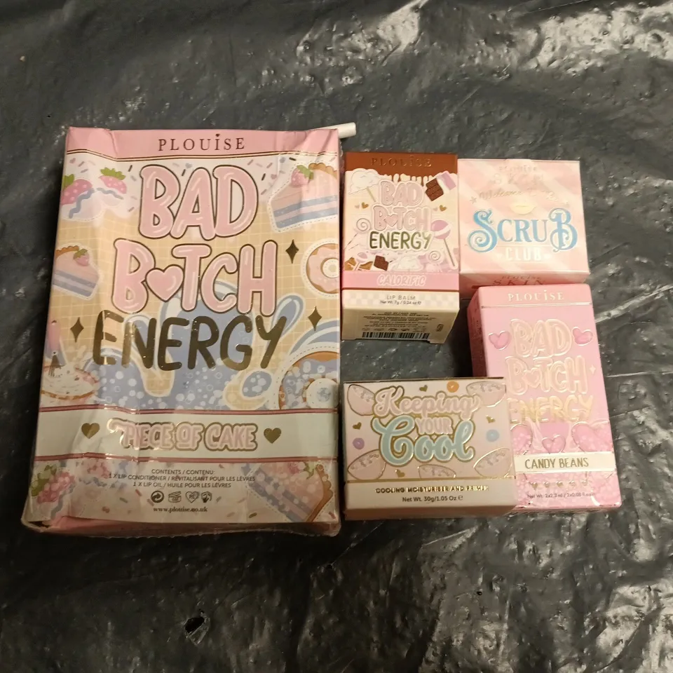 LOT OF 5 ASSORTED PLOUISE BEAUTY ITEMS TO INCLUDE LIP CARE SET AND COOLING POWDER