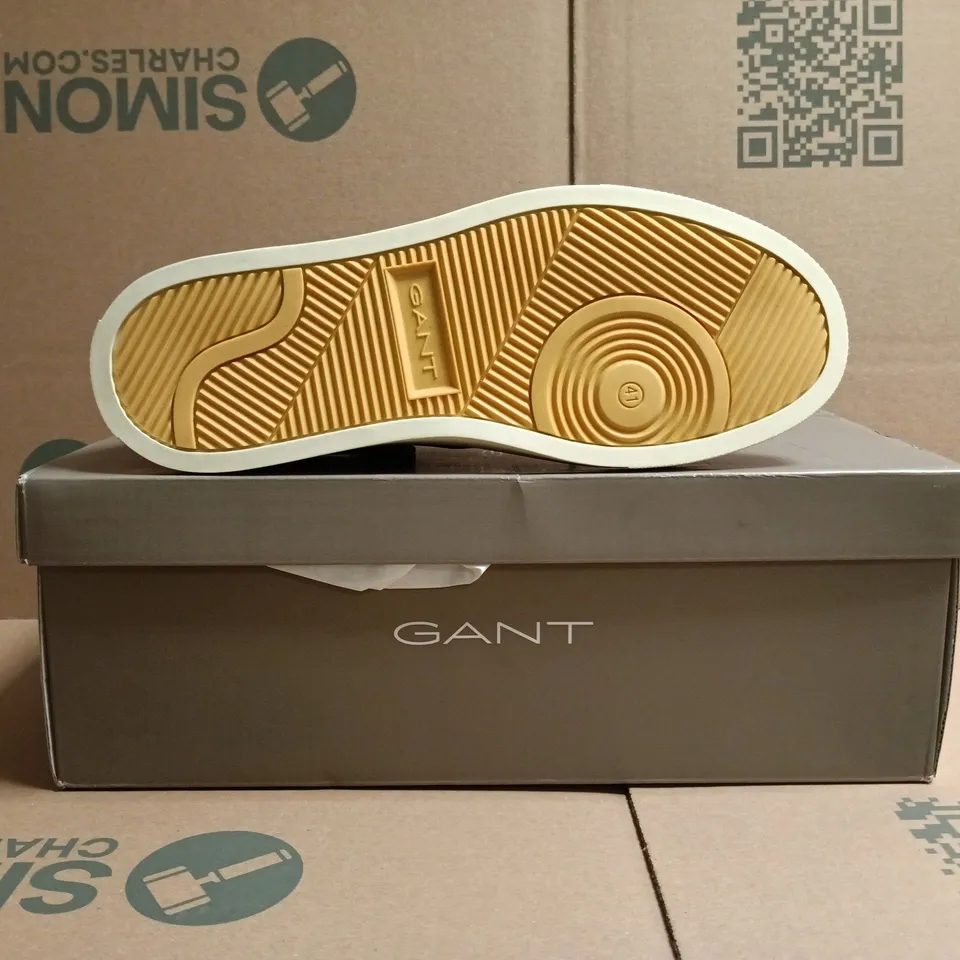 BOXED PAIR OF GANT COW SUEDE/COW LEATHER SHOES IN DARK NAVY SIZE EU 41
