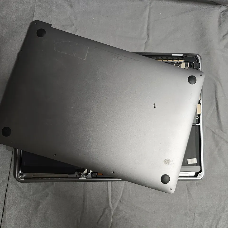 APPLE MACBOOK PRO 13-INCH (A2289) – LAPTOP