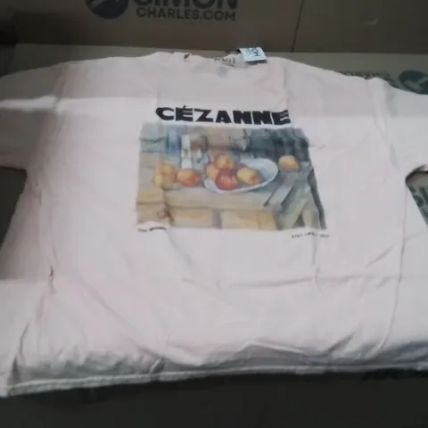 BOXED BRAND NEW APPROXIMATELY 40 APOLLO LONDON CEZANNE T-SHIRT PEACE SIZE 18/20
