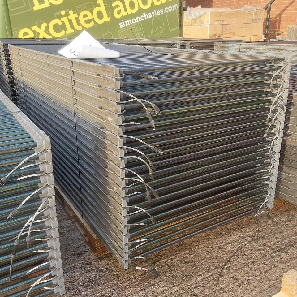 PALLET CONTAINING A LARGE QUANTITY OF SOLYNDRA 200W SOLAR PANELS