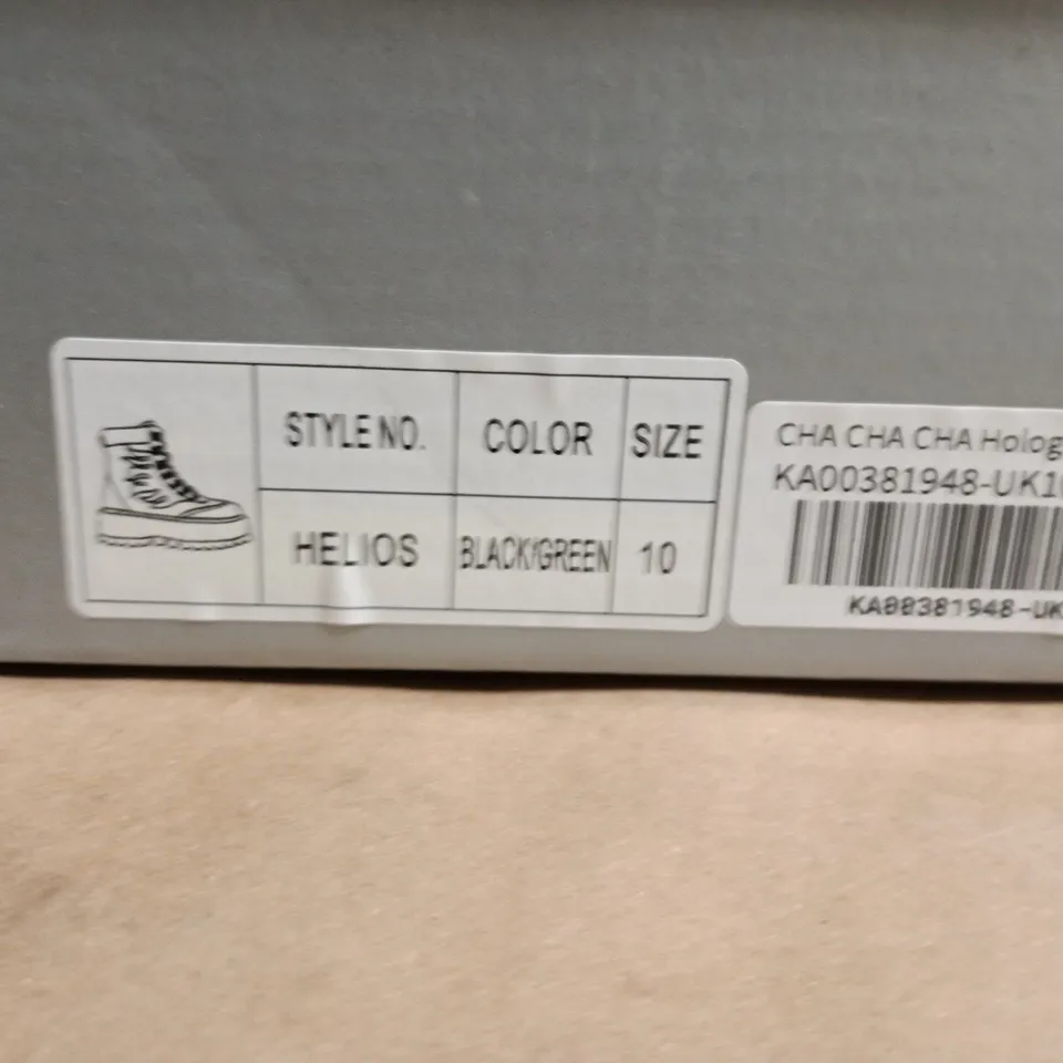 KOI HELIOS BOOTS – BLACK & GREEN, UK 10