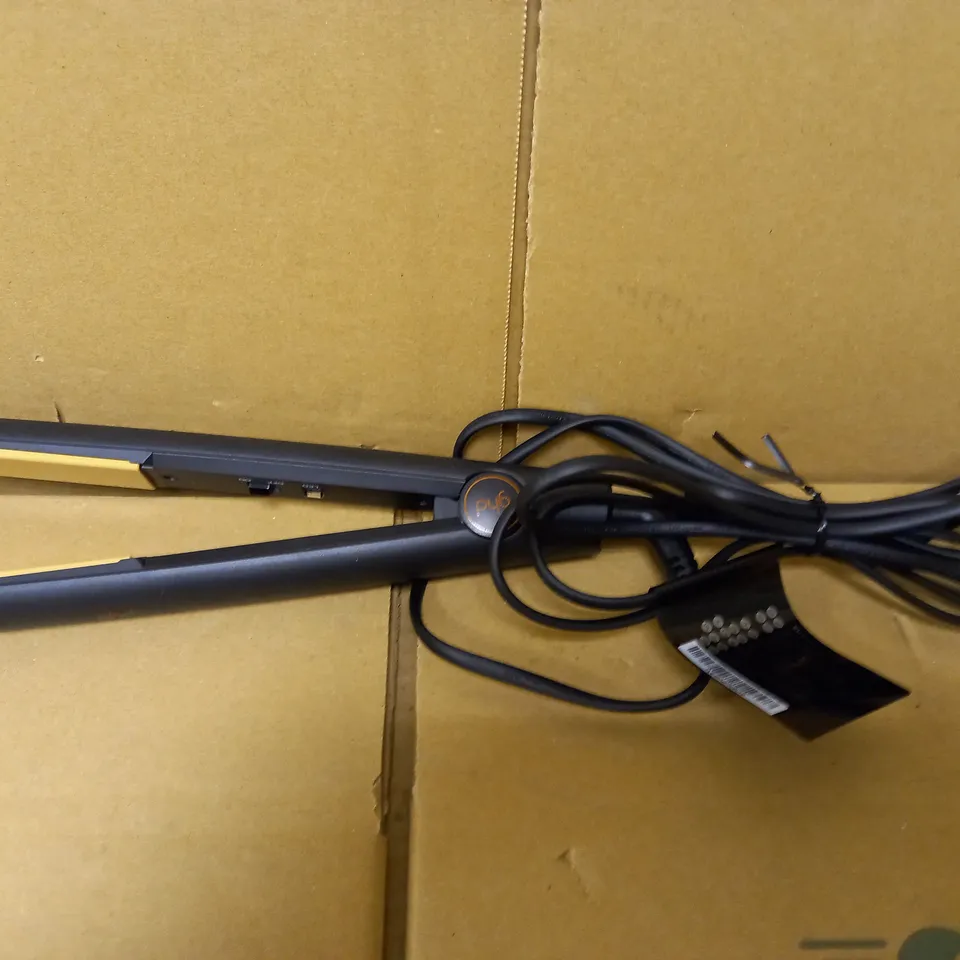 GHD HAIR STRAIGHTENERS