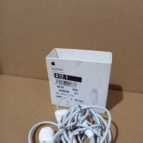 APPLE EARPODS WITH LIGHTENING CONNECTOR