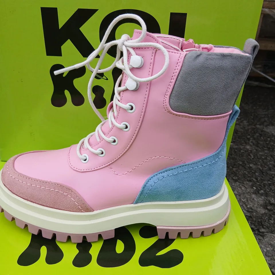 KOI KIDS' PINK HIGH-TOP BOOTS WITH WHITE LACES, GREY SUEDE TOE CAP SIZE 2