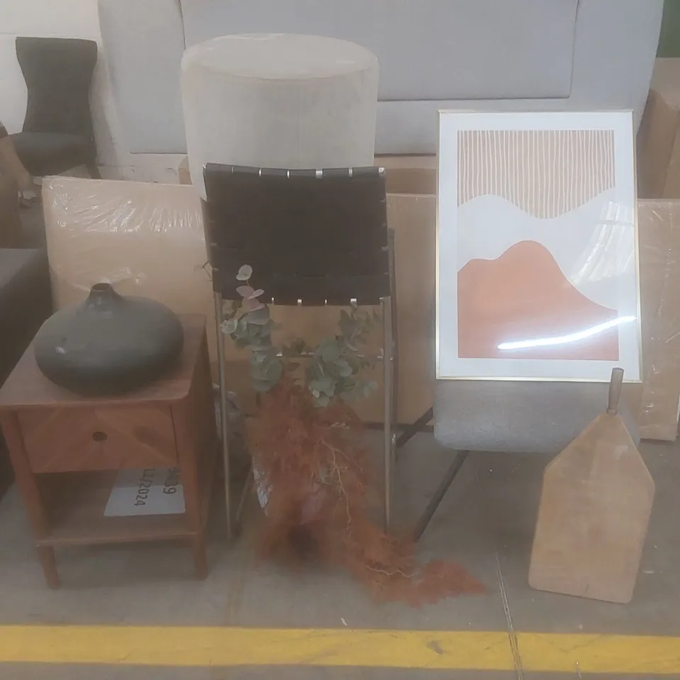 EX SHOWROOM DISPLAY ITEMS TO INCLUDE; VASE, SIDE TABLE, CHAIR, FOOTSTOOL ETC