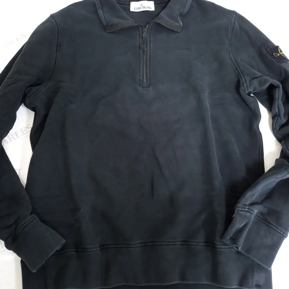 STONE ISLAND QUARTER ZIP FLEECE IN BLACK - LARGE