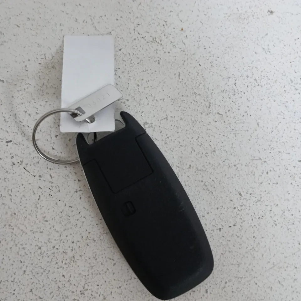 NISSAN CAR KEY FOB WITH METAL BLADE AND BLANK TAG