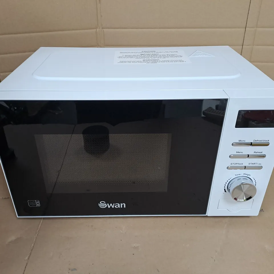 BOXED SWAN 20L 700W DIGITAL MICROWAVE - WHITE  RRP £64