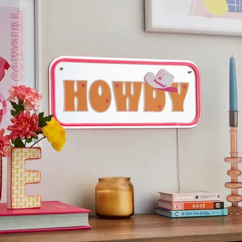 BOXED HOWDY MIRRORED NEON SIGN