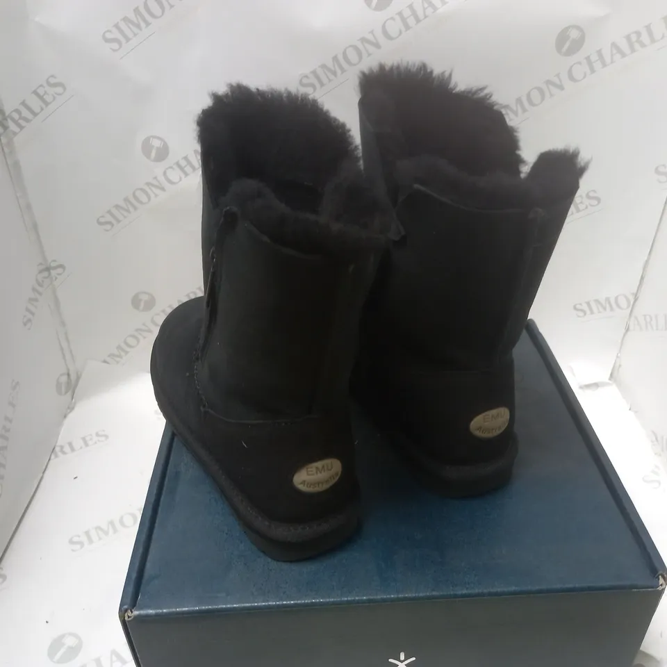 BOXED ANKAA BLACK SHEEPSKIN BOOTS - SIZE 8