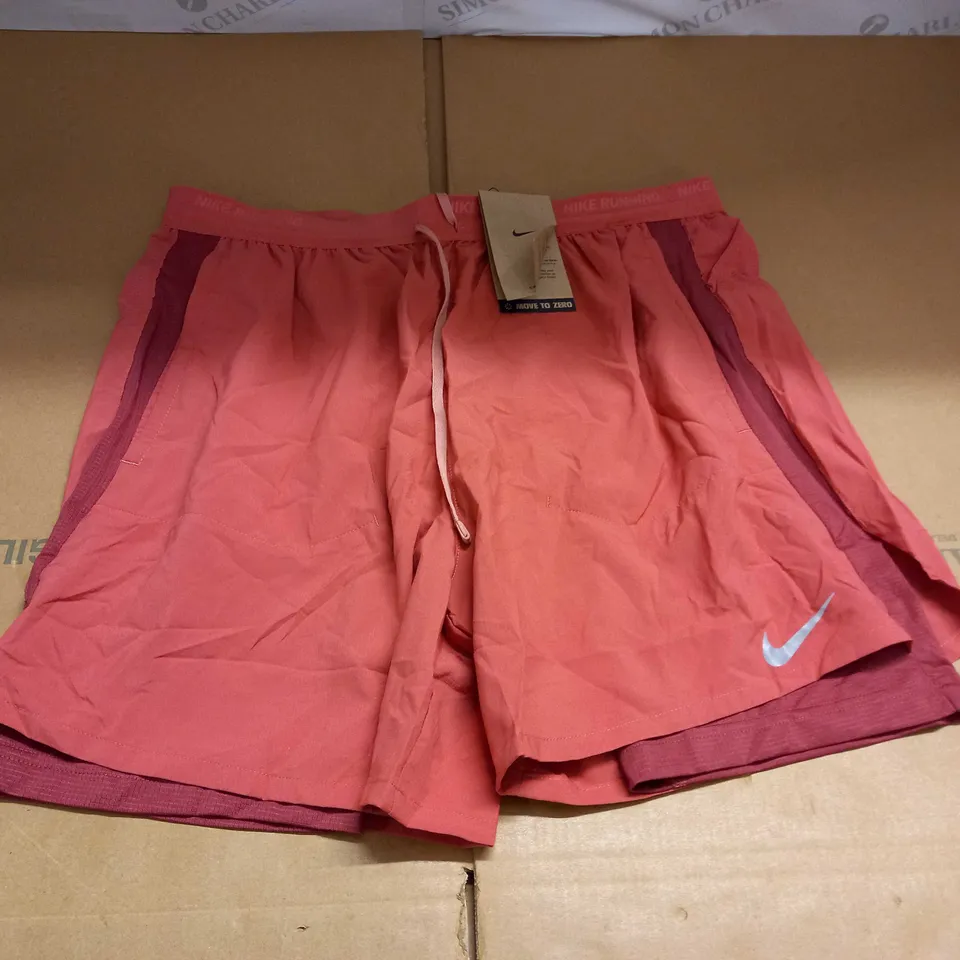 NIKE LOGO RUNNING SHORTS SIZE L