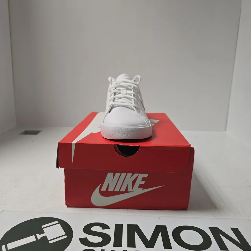 BOXED PAIR OF NIKE TENNIS ESSENTIAL SHOES SIZE 5