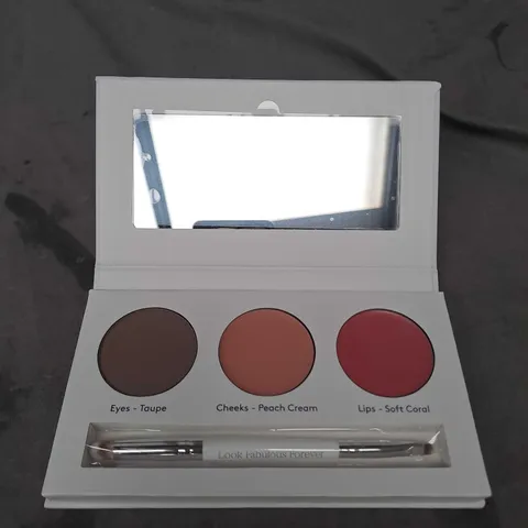 LOOK FABULOUS FOREVER EVERYDAY MAKEUP PALETTE