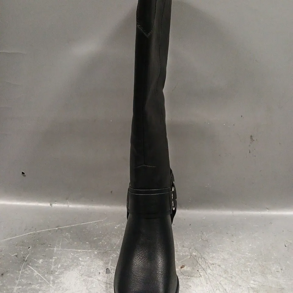 BOXED PAIR OF pretty little thing pointed toe low block heel knee-high western boots in black size 8