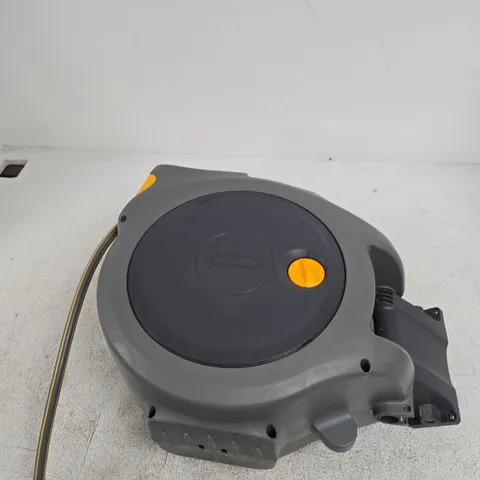 HOZELOCK GARDEN HOSE REEL β GREY WITH YELLOW KNOB, INCLUDES COILED HOSE