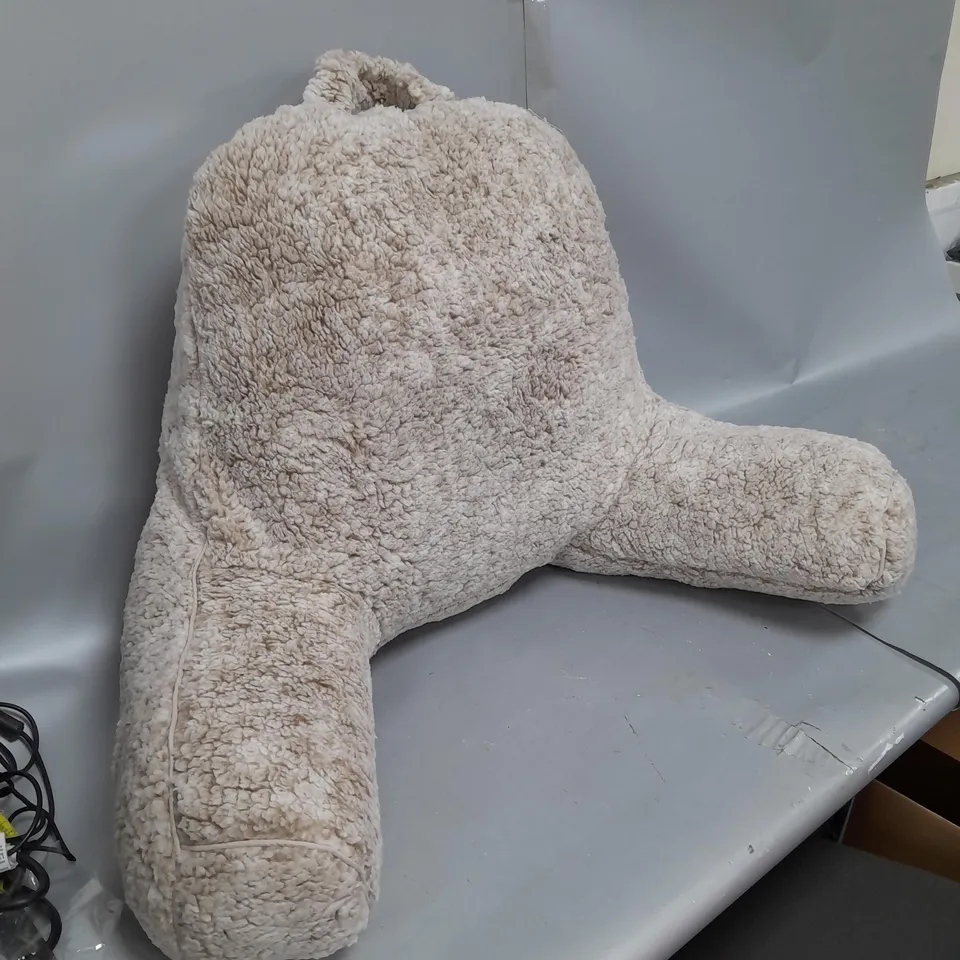 HOMESTORE BEDROOM CUSHION