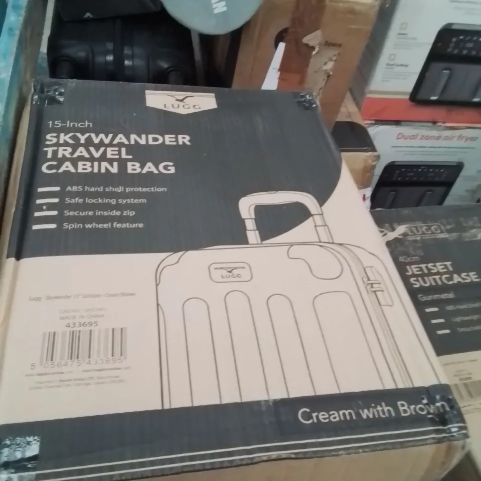 BOXED LUGG 15INCH SKYWANDER TRAVEL CABIN BAG CREAM WITH BROWN 