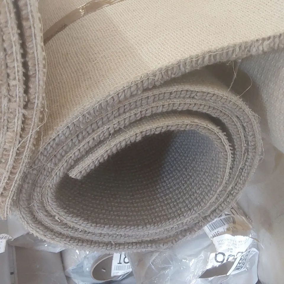 ROLL OF QUALITY SERENITY STONE CARPET - APPROXIMATELY 5 x 2m