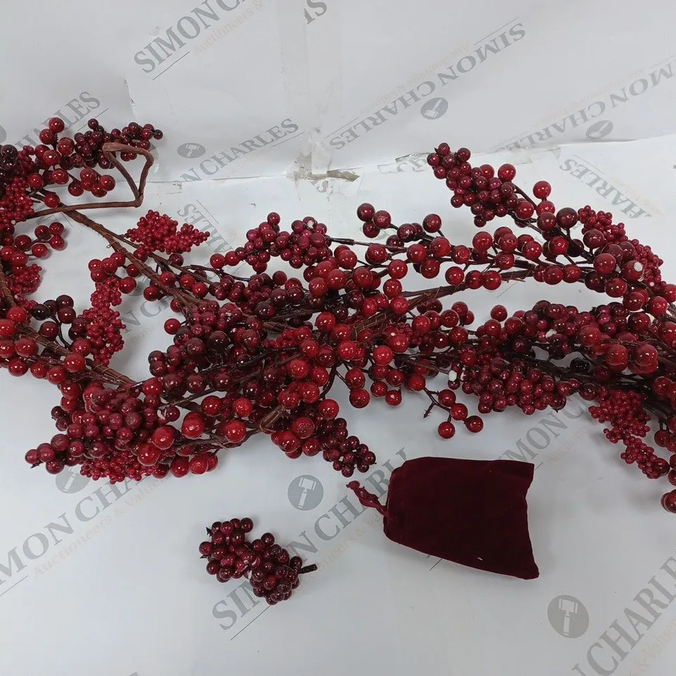 HOME REFLECTIONS PRE-LIT MIXED BERRY GARLAND