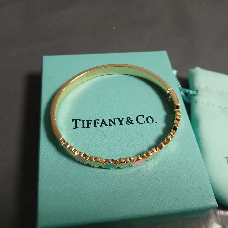 BOXED TIFFANY & CO REPEATING HEARTS BRACELET