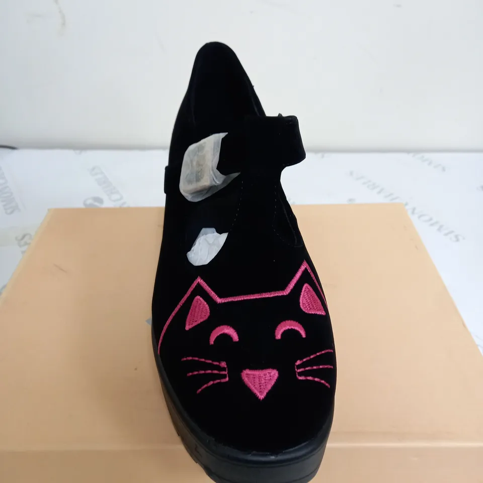 BOXED PAIR OF KOI FOOTWEAR SAI PINK MARY JANES SALEM SPHYNX EDITION - SIZE 6