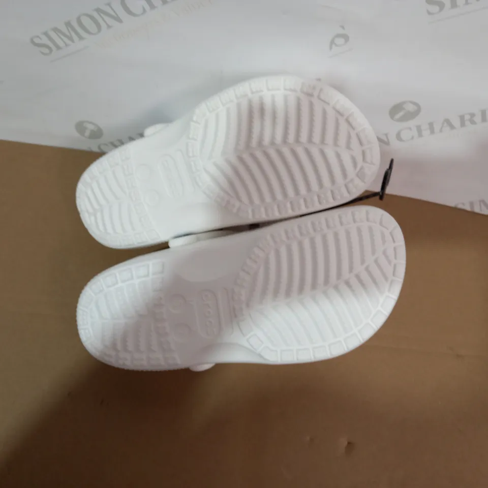 PAIR OF CROCS SIZE W7