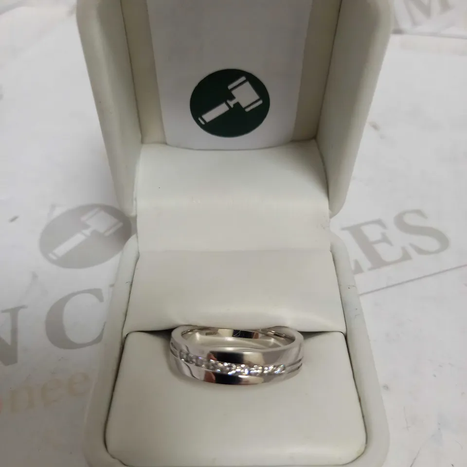 DESIGNER 18CT WHITE GOLD UNISEX DIAMOND SET WEDDING BAND