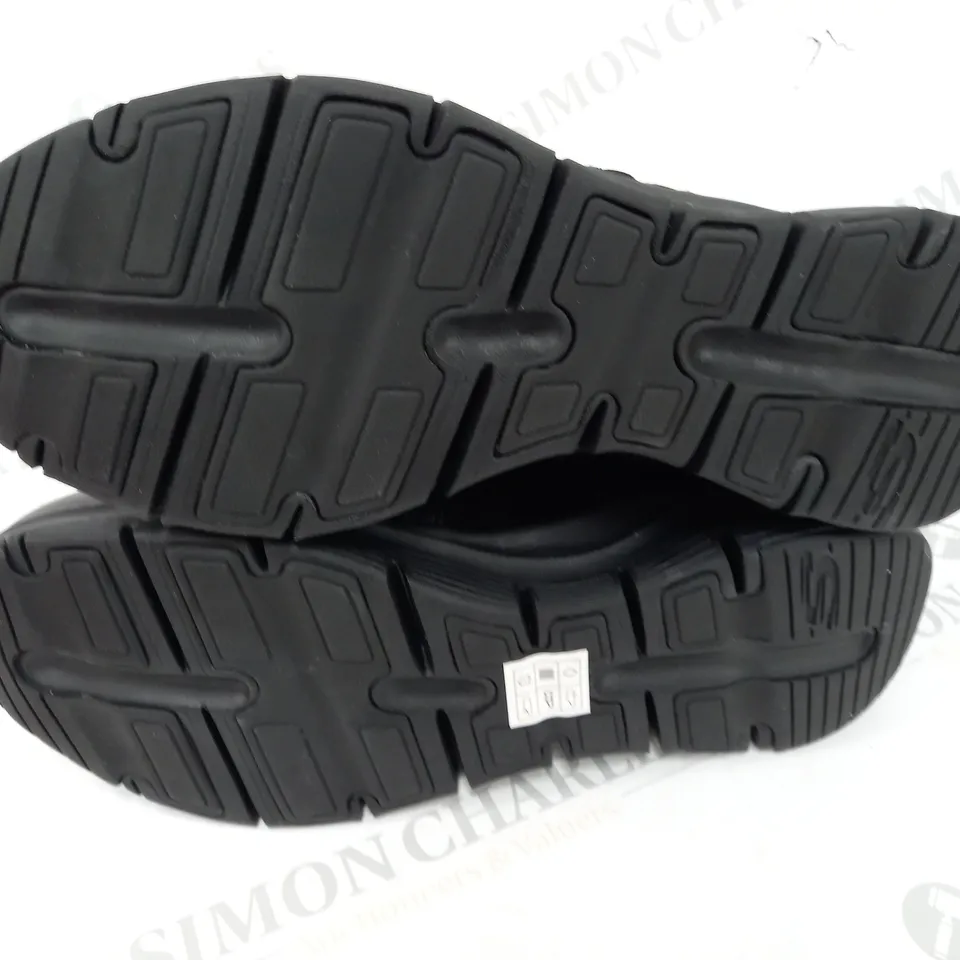 BOXED PAIR OF SKECHERS SMOOTH ZIP BOOTS - 8