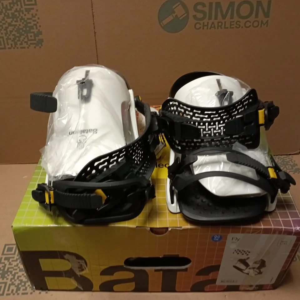 BOXED PAIR OF BATALEON FLY SNOWBOARD BINDING IN WHITE - L/XL